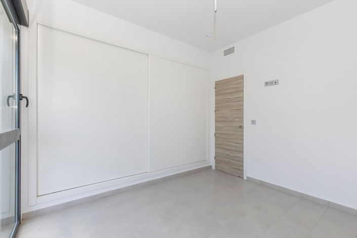 Image No.15-3 Bed Villa for sale