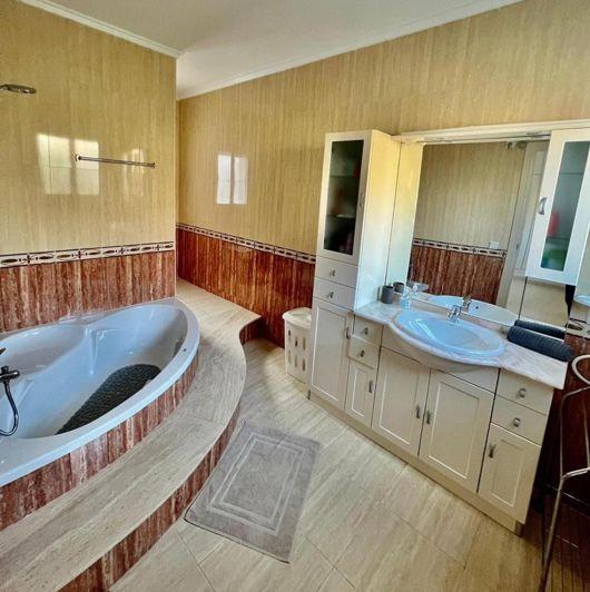 Image No.17-5 Bed Villa for sale