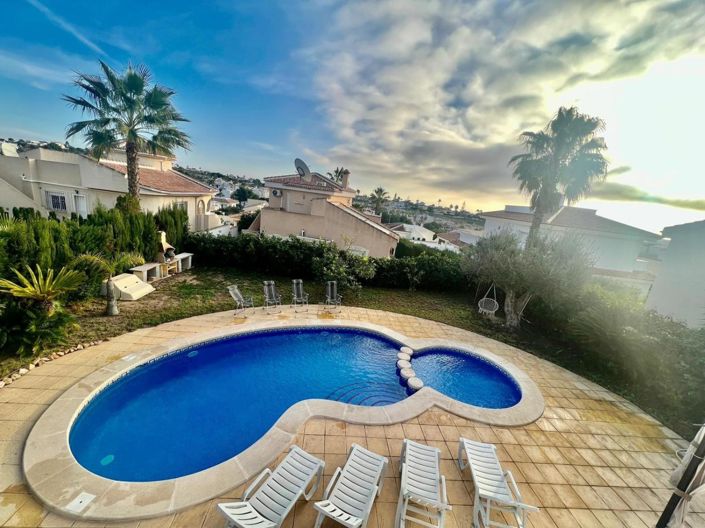 Image No.2-5 Bed Villa for sale