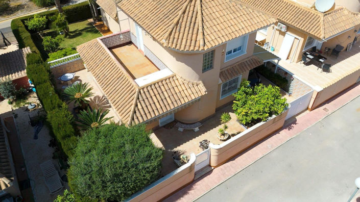 Image No.1-3 Bed Villa for sale