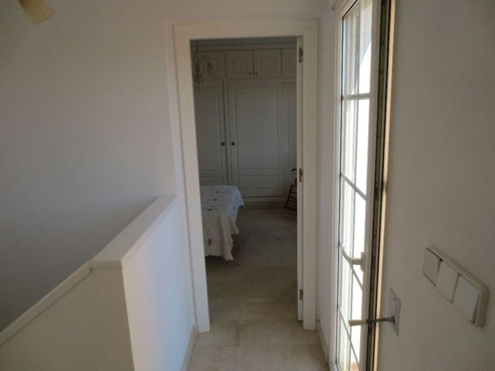 Image No.17-6 Bed Villa for sale