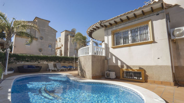 Image No.3-Villa de 4 chambres à vendre à Villamartin