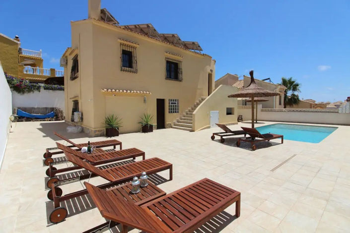Image No.1-Villa de 5 chambres à vendre à Villamartin