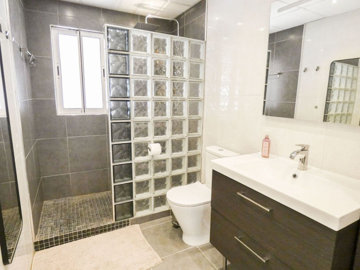 65340ciudadquesadamodernvillapoolsummerkitche