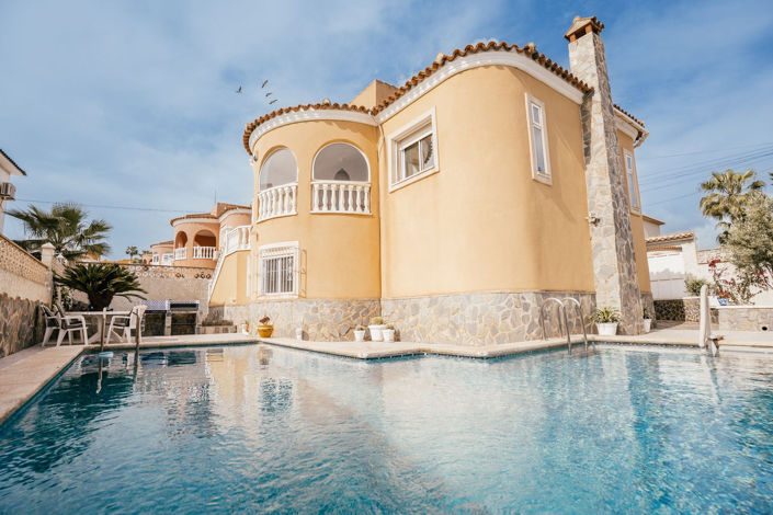 Image No.1-Villa de 4 chambres à vendre à Villamartin