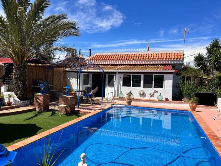 Image No.2-2 Bed Country House for sale