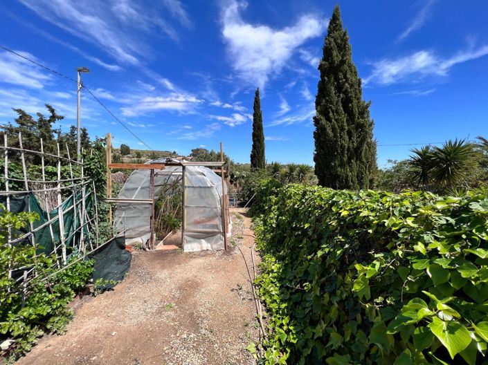 Image No.23-2 Bed Country House for sale