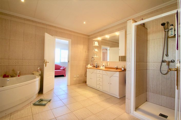 Image No.16-Villa de 4 chambres à vendre à Villamartin