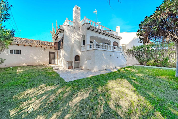 Image No.1-3 Bed Villa for sale