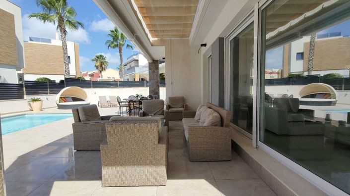 Image No.8-3 Bed Villa for sale