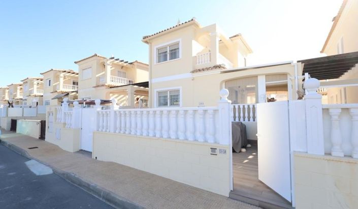 Image No.1-4 Bed Villa for sale