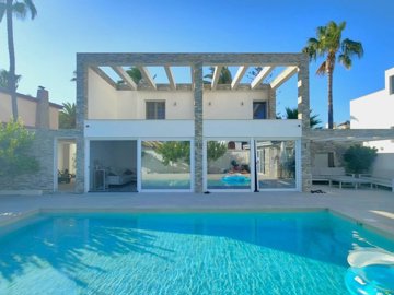 66673luxurybeachside4bedlazeniavilla