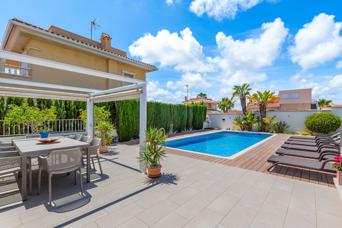 Image No.32-4 Bed Villa for sale