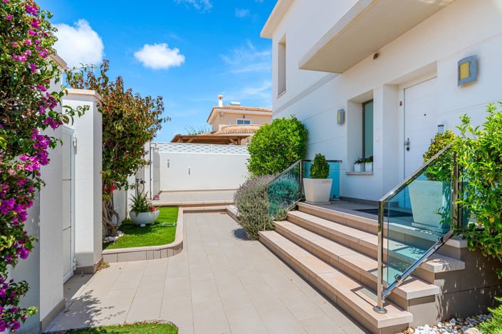 Image No.43-4 Bed Villa for sale