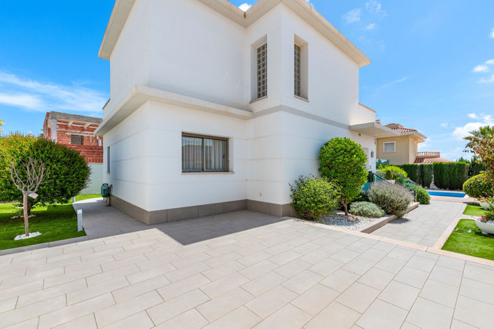 Image No.44-4 Bed Villa for sale