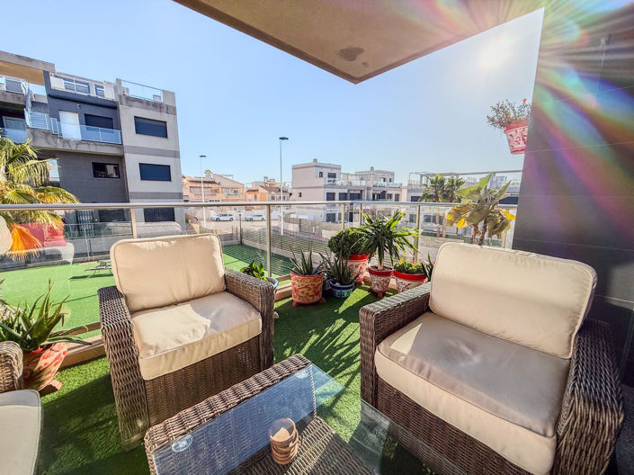 Image No.1-Appartement de 2 chambres à vendre à Torrevieja