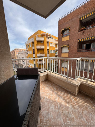 Image No.1-Appartement de 2 chambres à vendre à Torrevieja