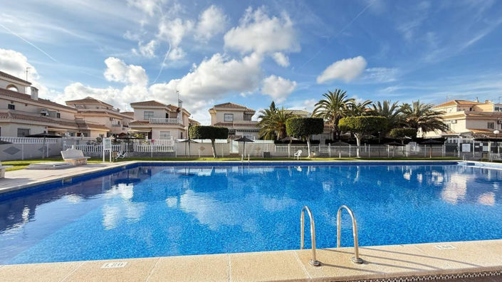 Image No.1-3 Bed Townhouse for sale