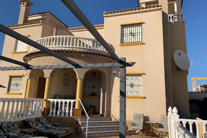 Image No.1-3 Bed Townhouse for sale