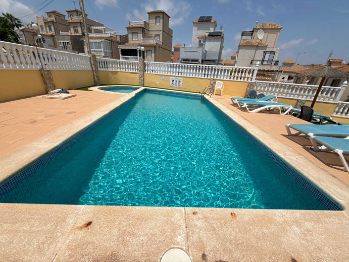 Image No.1-4 Bed Apartment for sale