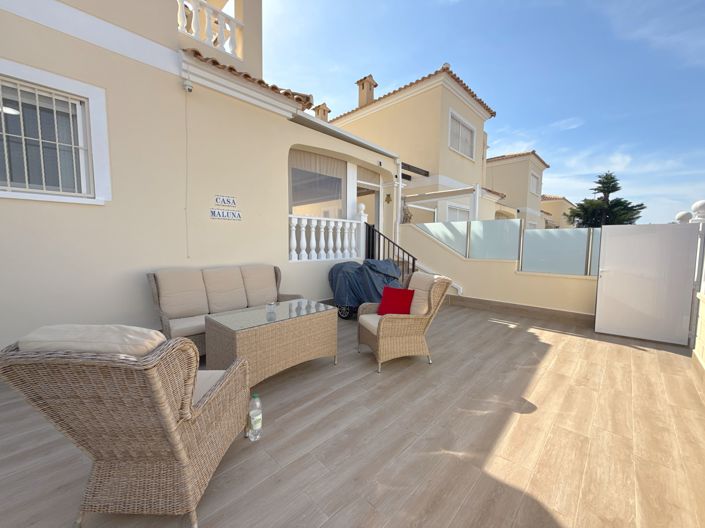 Image No.15-3 Bed Villa for sale