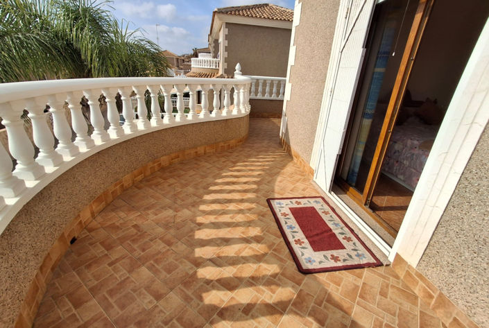 Image No.5-3 Bed Villa for sale