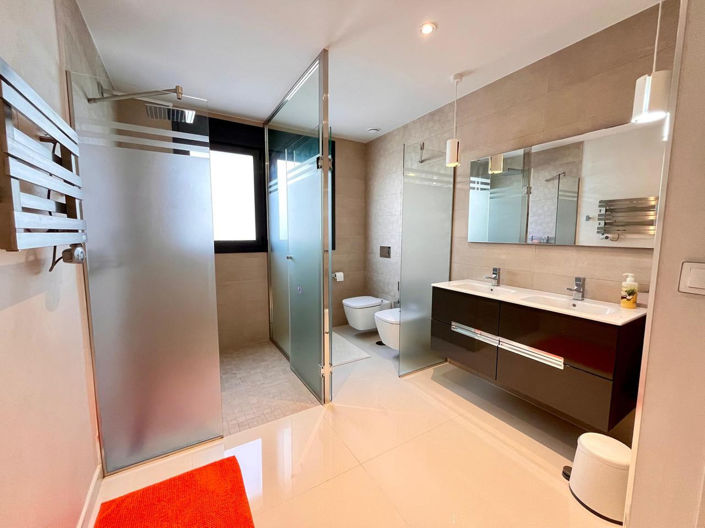 Image No.28-4 Bed Villa for sale