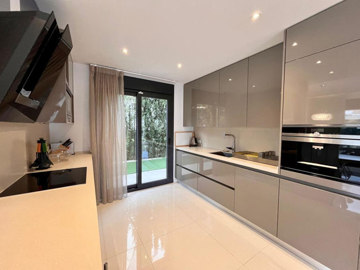 Image No.4-4 Bed Villa for sale