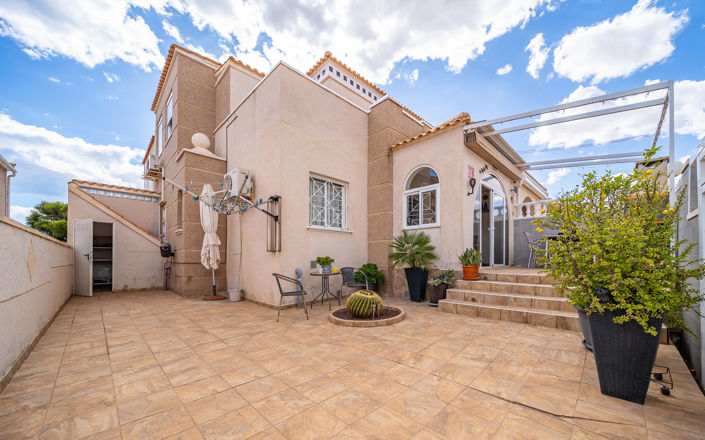 Image No.1-3 Bed Property for sale