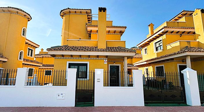 Image No.1-3 Bed Villa for sale