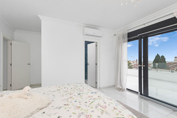 Image No.32-3 Bed Villa for sale