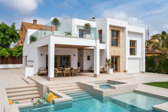 Image No.1-Villa de 4 chambres à vendre à Cabo Roig