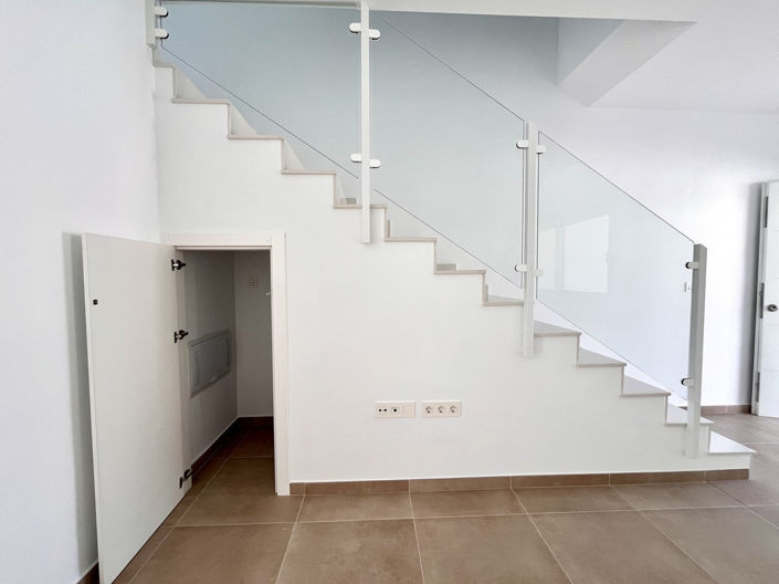 Image No.18-3 Bed Townhouse for sale