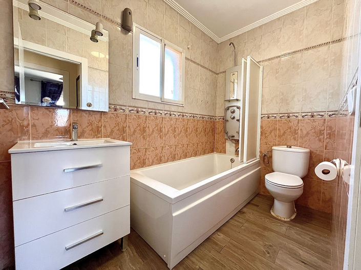 Image No.13-4 Bed Villa for sale