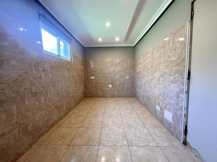 Image No.25-4 Bed Villa for sale