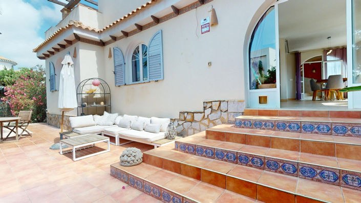Image No.3-5 Bed Villa for sale