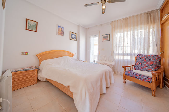 Image No.13-2 Bed Townhouse for sale