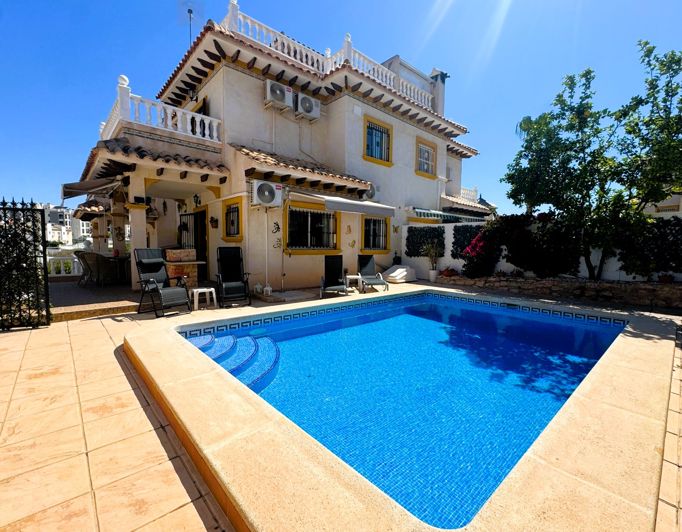 Image No.1-3 Bed Townhouse for sale