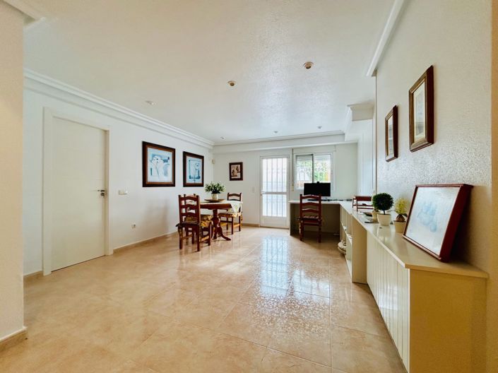 Image No.25-4 Bed Villa for sale