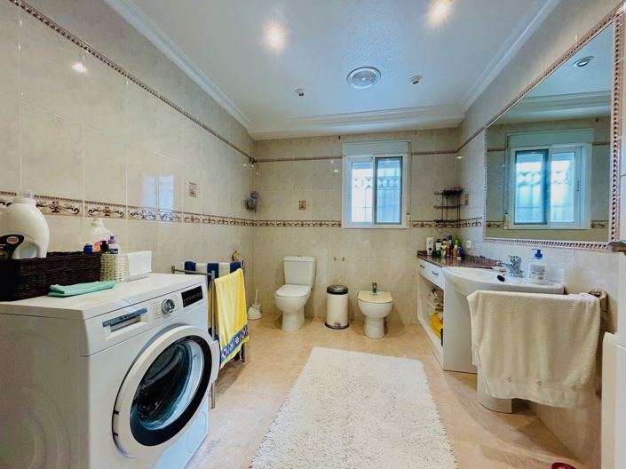 Image No.29-4 Bed Villa for sale