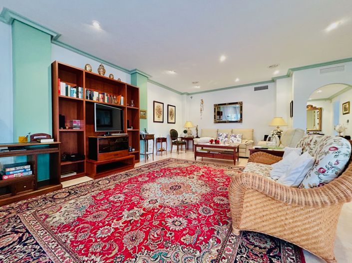 Image No.3-4 Bed Villa for sale