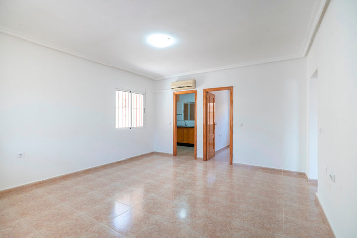 Image No.12-3 Bed Villa for sale