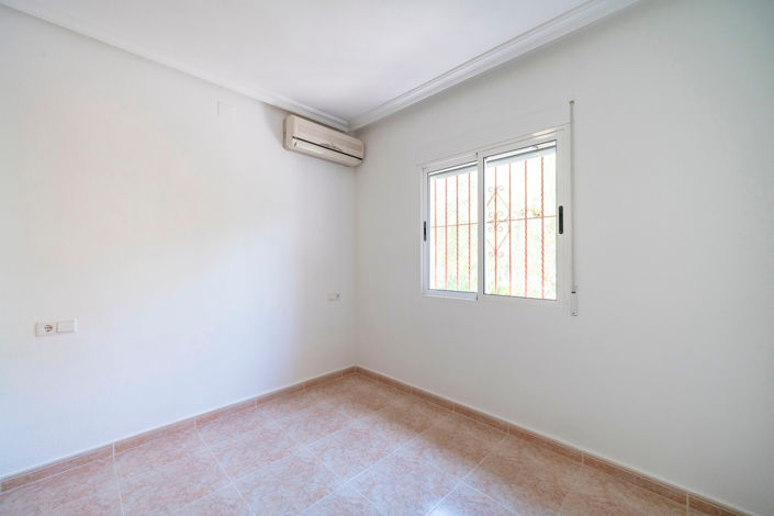 Image No.19-3 Bed Villa for sale