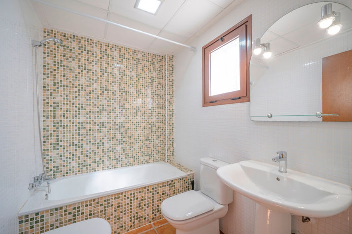 Image No.19-3 Bed Townhouse for sale