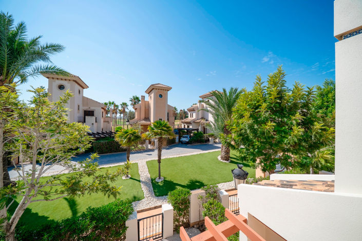 Image No.23-3 Bed Townhouse for sale