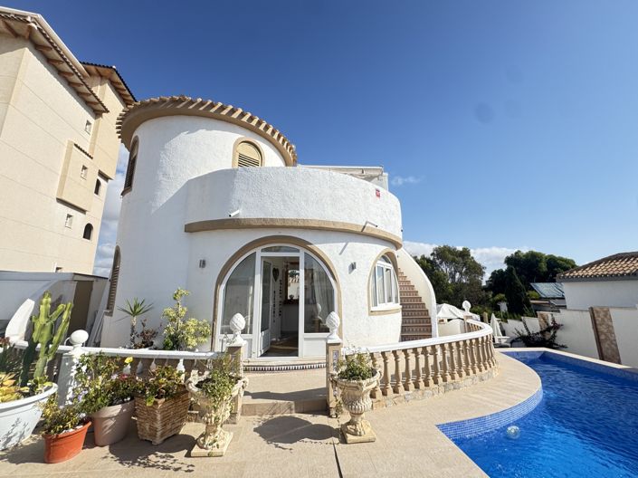 Image No.1-Villa de 4 chambres à vendre à La Zenia