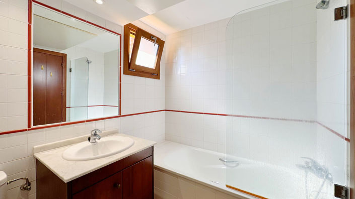 Image No.18-2 Bed Apartment for sale