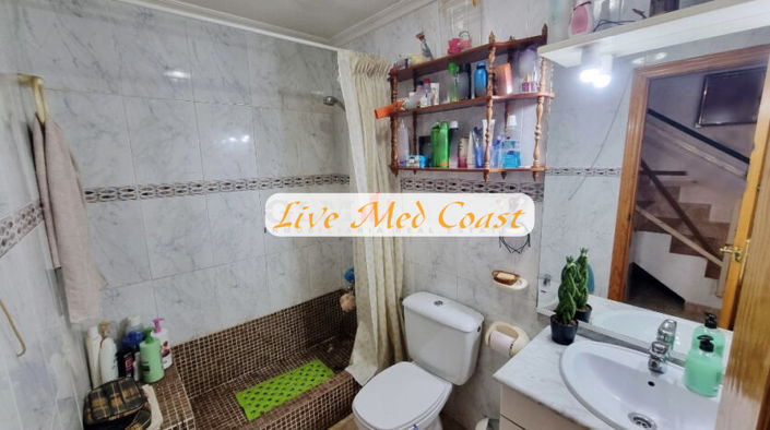 Image No.18-3 Bed Townhouse for sale