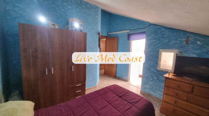 Image No.22-3 Bed Townhouse for sale