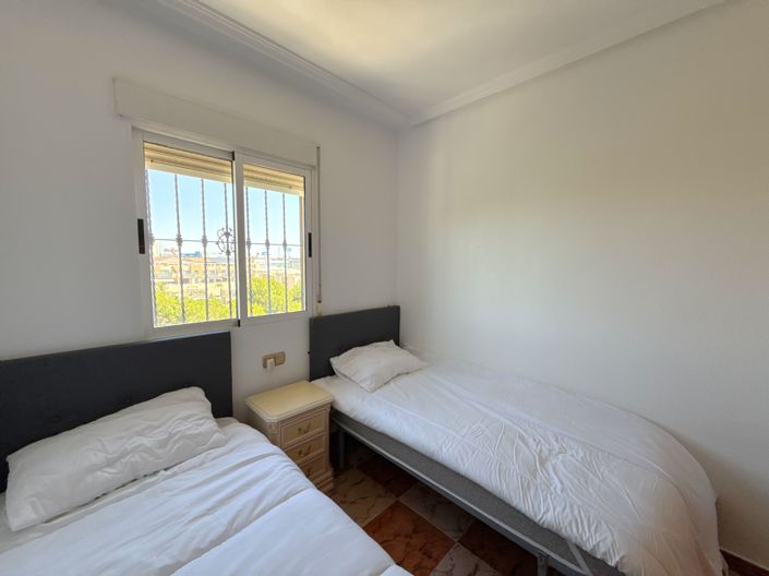 Image No.19-2 Bed Townhouse for sale